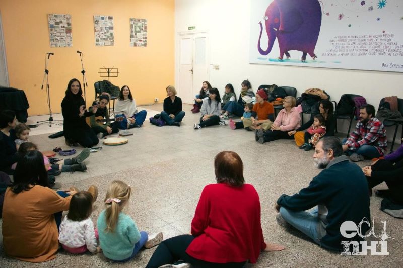 Poesía y música: Abrazos en ronda